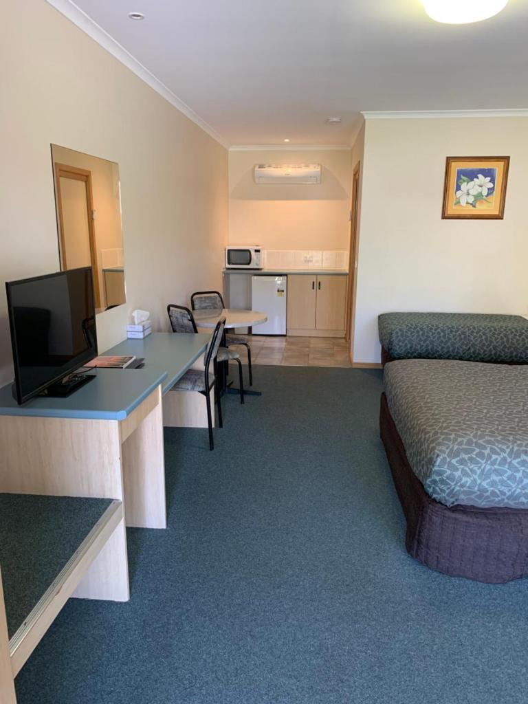 Arthur Phillip Motor Inn photo 2