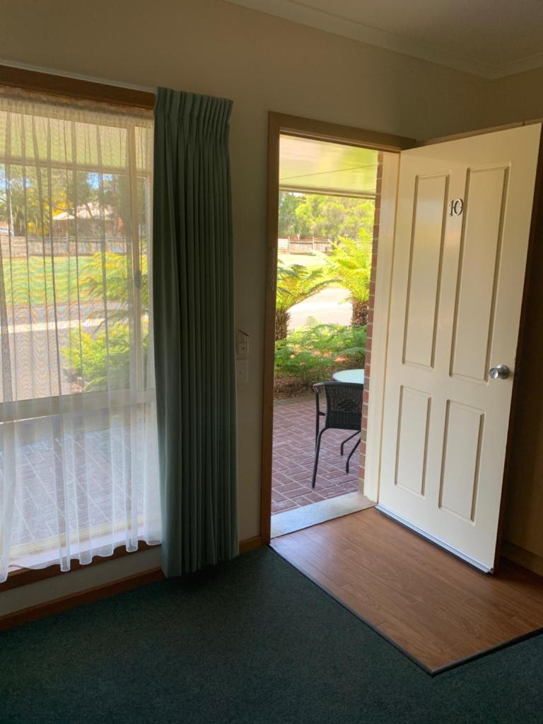 Arthur Phillip Motor Inn photo 1