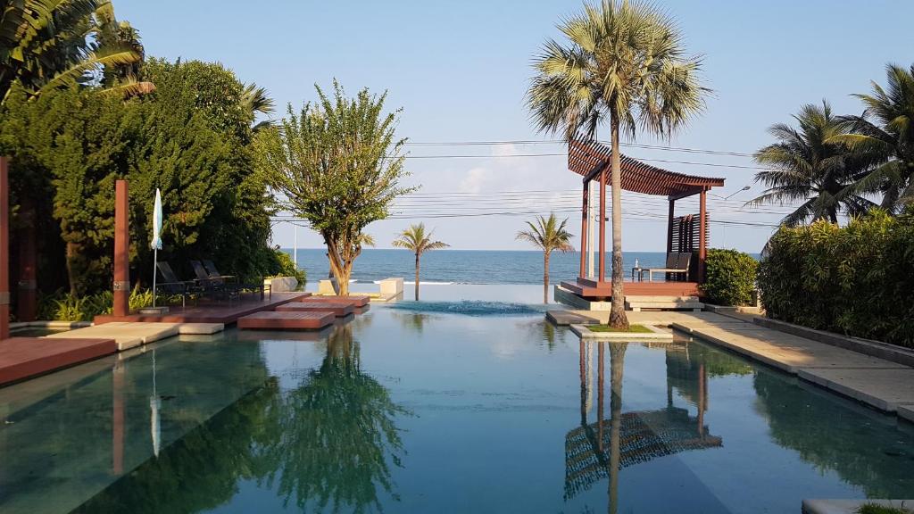 Pranaluxe Pool Villa Holiday Home photo 3