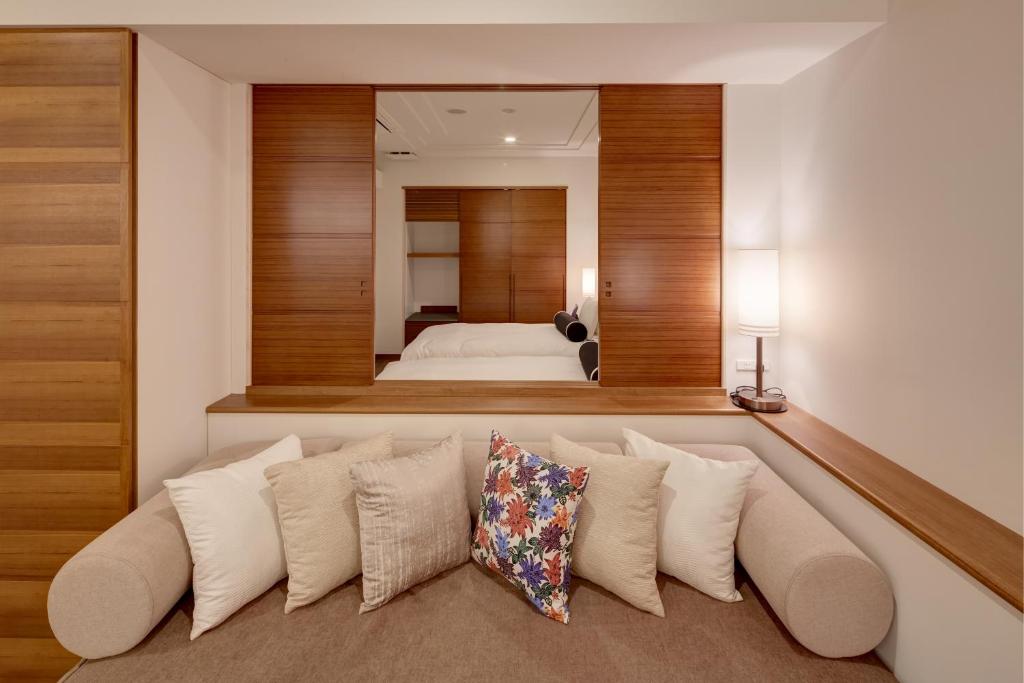 Ala MAHAINA CONDO HOTEL - Tap to explore photos