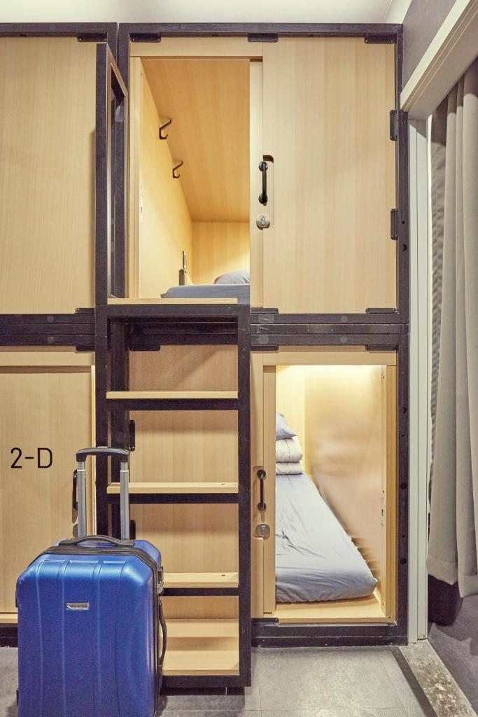 Номер (8-Bed Female Dormitory Room), THE CAPSULE Myeongdong