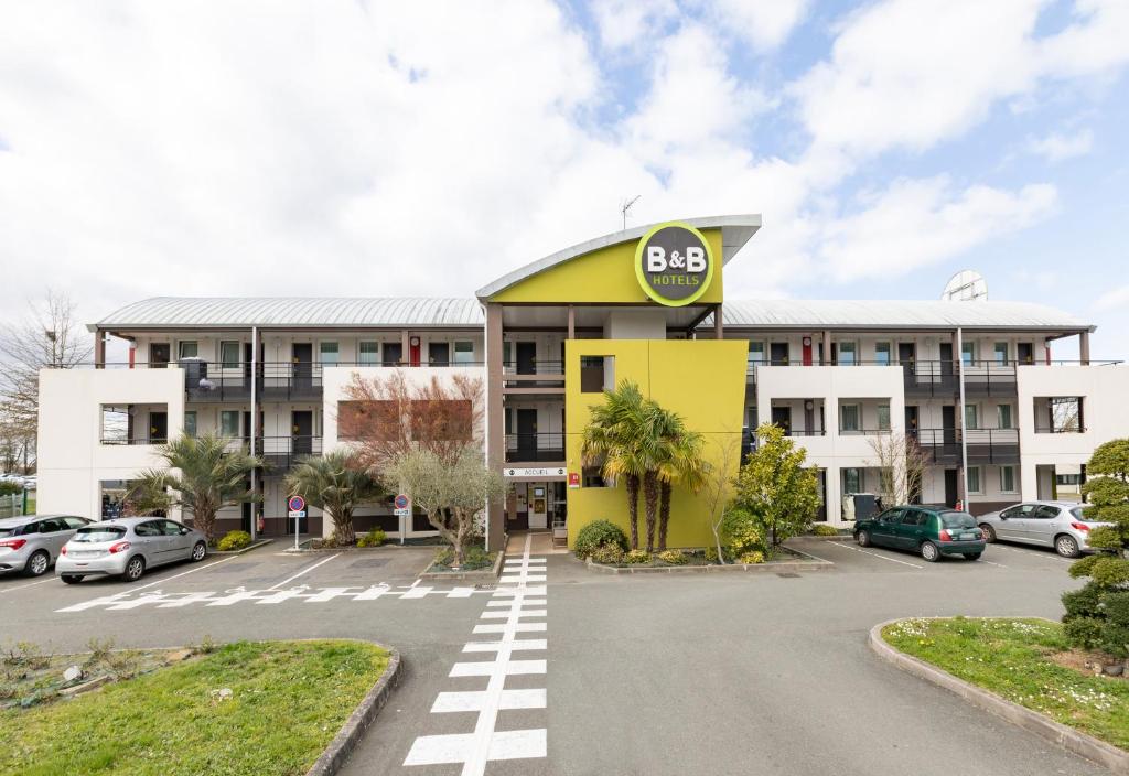 B&B HOTEL Laval Changé photo 2