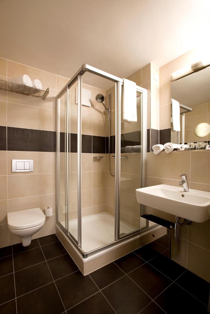 Одноместный (Одноместный номер с собственной ванной комнатой), Ausbildungshotel St. Theresia