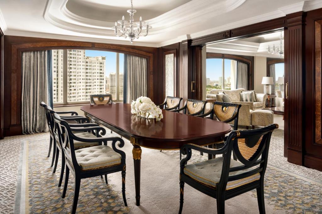 Shangri-La Hotel Jakarta