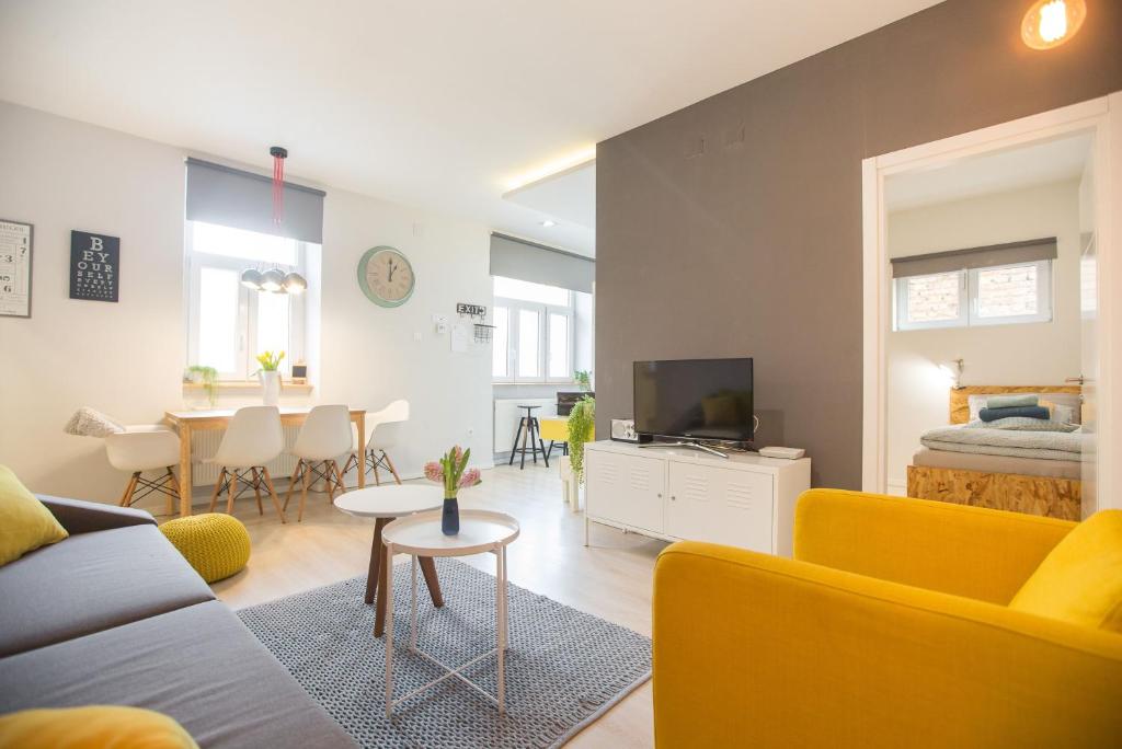 Carpe diem Apartments Cvjetni - Tap to explore photos