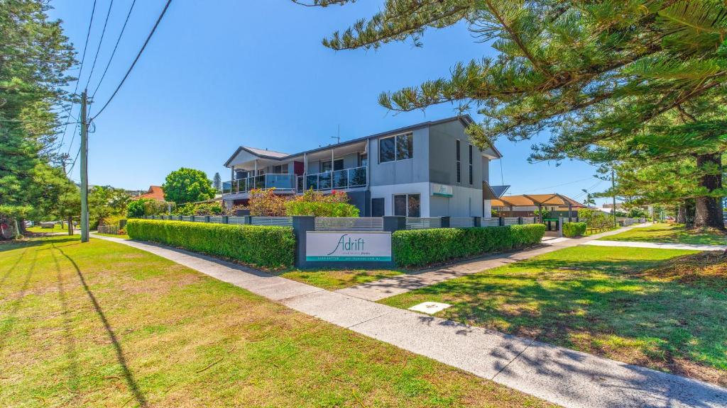Adrift Apartments photo 2