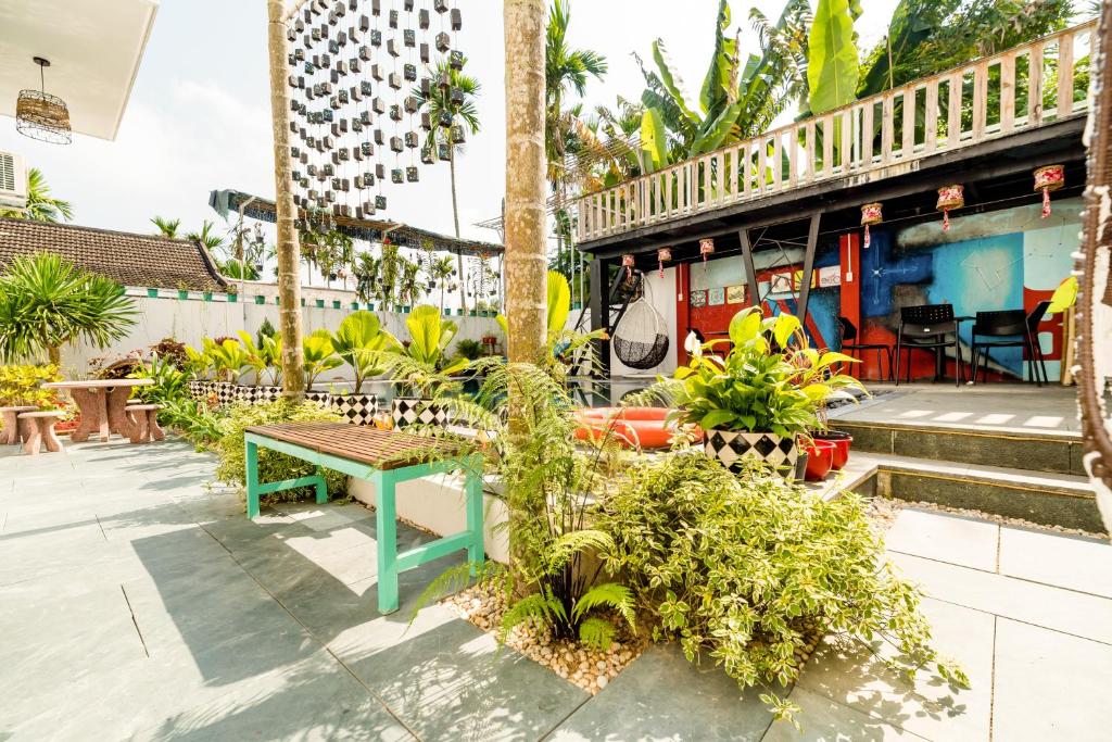Sunny Riverside Homestay
