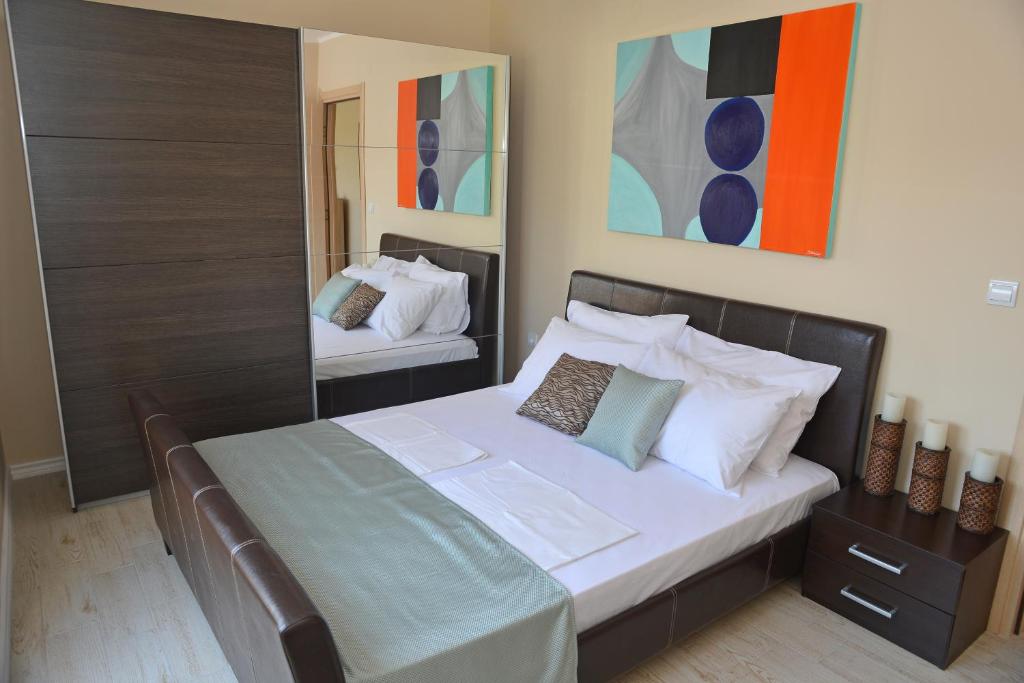 Апартаменты (Апартаменты с 1 спальней и балконом (для 6 взрослых)), Apartments Mianiko