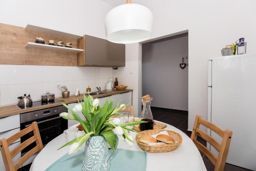 Apartment One photo 3