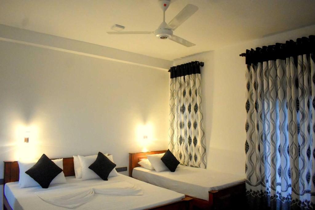 Blue Sky Hotel Yala photo 4