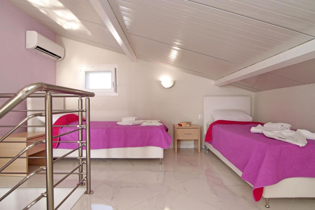 Апартаменты (Двухуровневые апартаменты), Mavridis Rooms 2