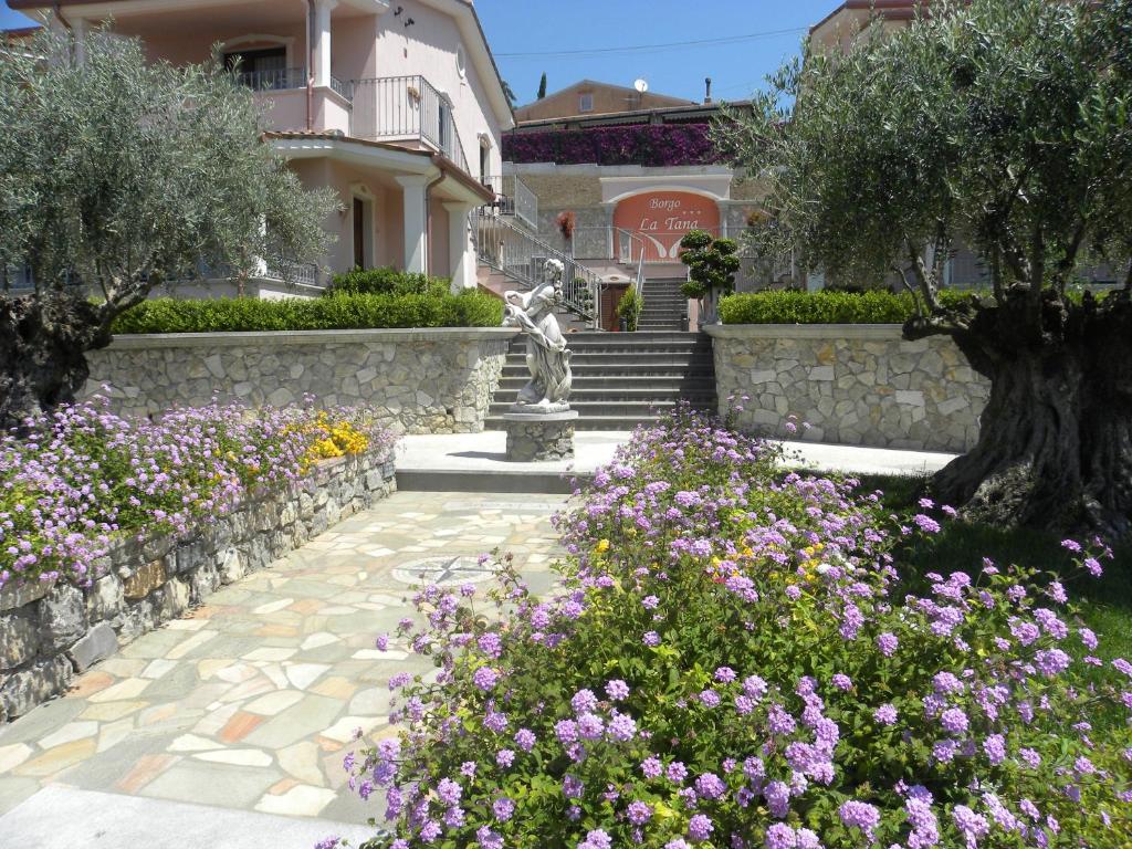 Hotel Ristorante Borgo La Tana photo 3