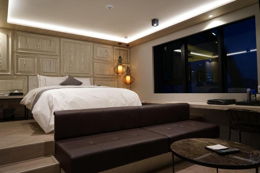 Astro Hotel photo 3