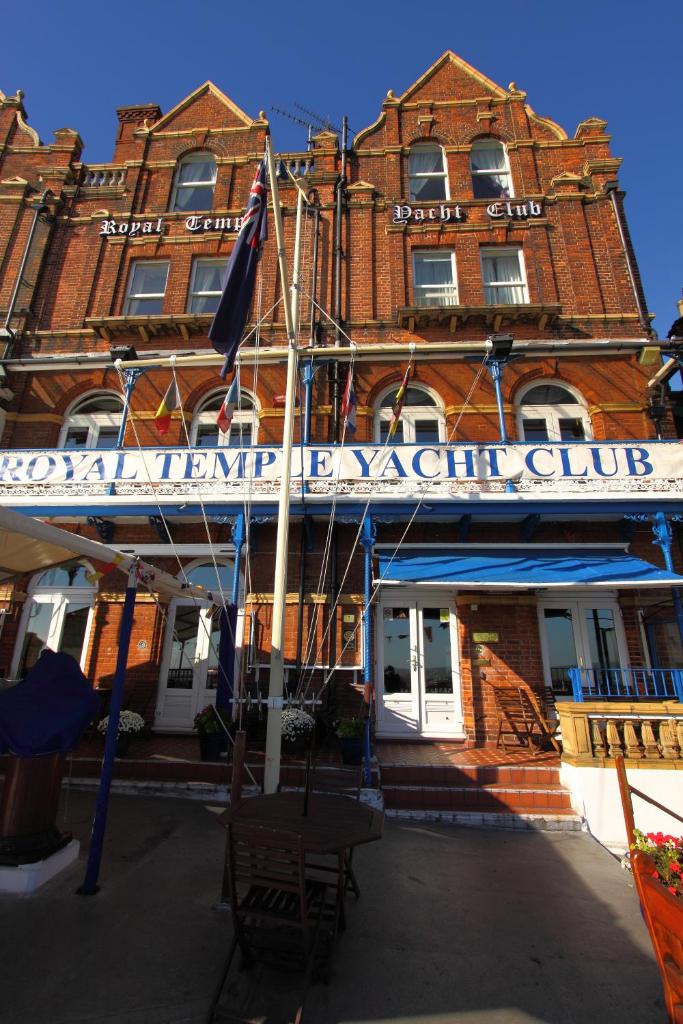 Royal Temple Yacht Club, Bar & Hotel, Pet Friendly!