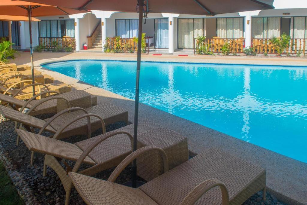 Alona Vida Beach Hill Resort photo 3