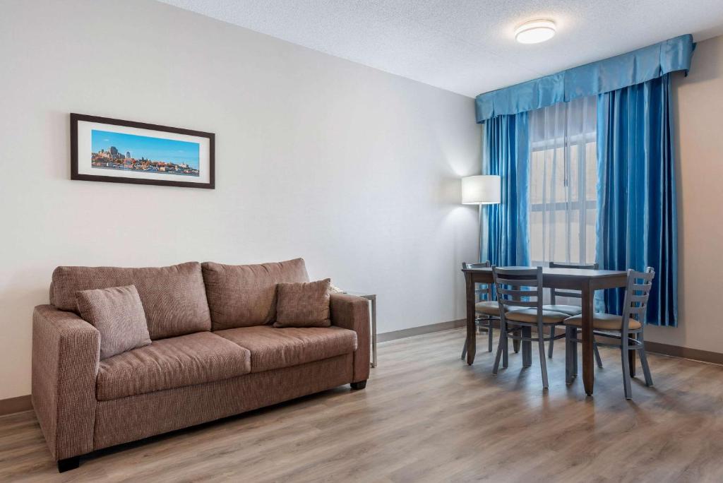 Quality Suites Quebec City photo 3