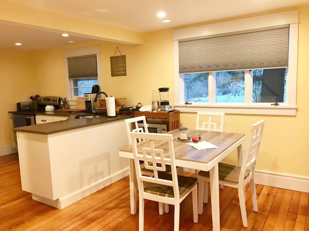 Newly Renovated 3BR Hudson Valley House image
