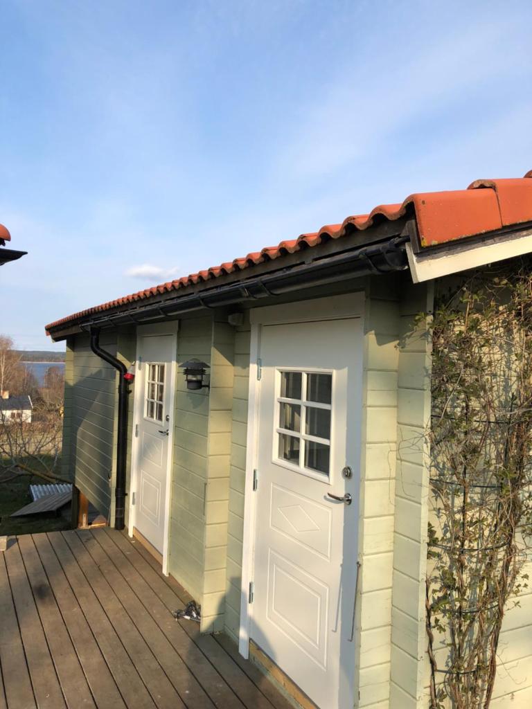 Two small Guest houses by lake rent out as One photo 1