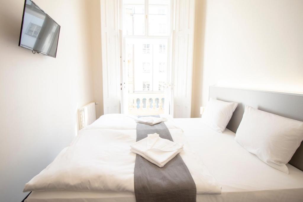 Двухместный (Двухместный номер Делюкс с 1 кроватью и балконом), Narodni Stay