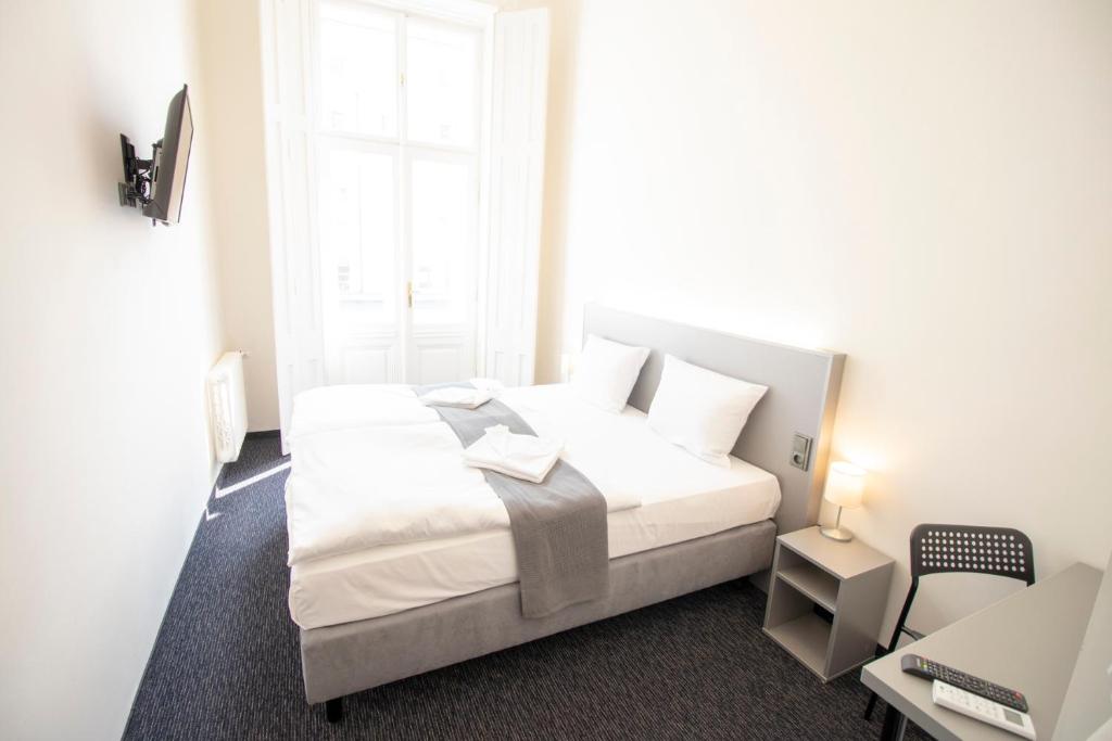 Двухместный (Двухместный номер Делюкс с 1 кроватью и балконом), Narodni Stay