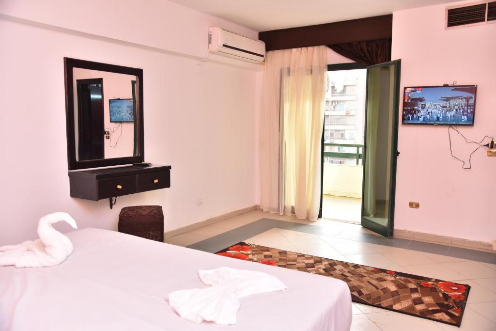 Двухместный (Special offer - double room - Egyptian & residence only), Royal Pyramids Hotel