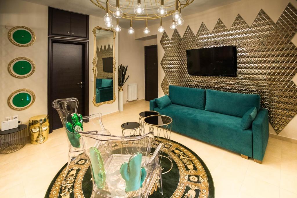 GOLD RESIDENCES - free parking photo 1
