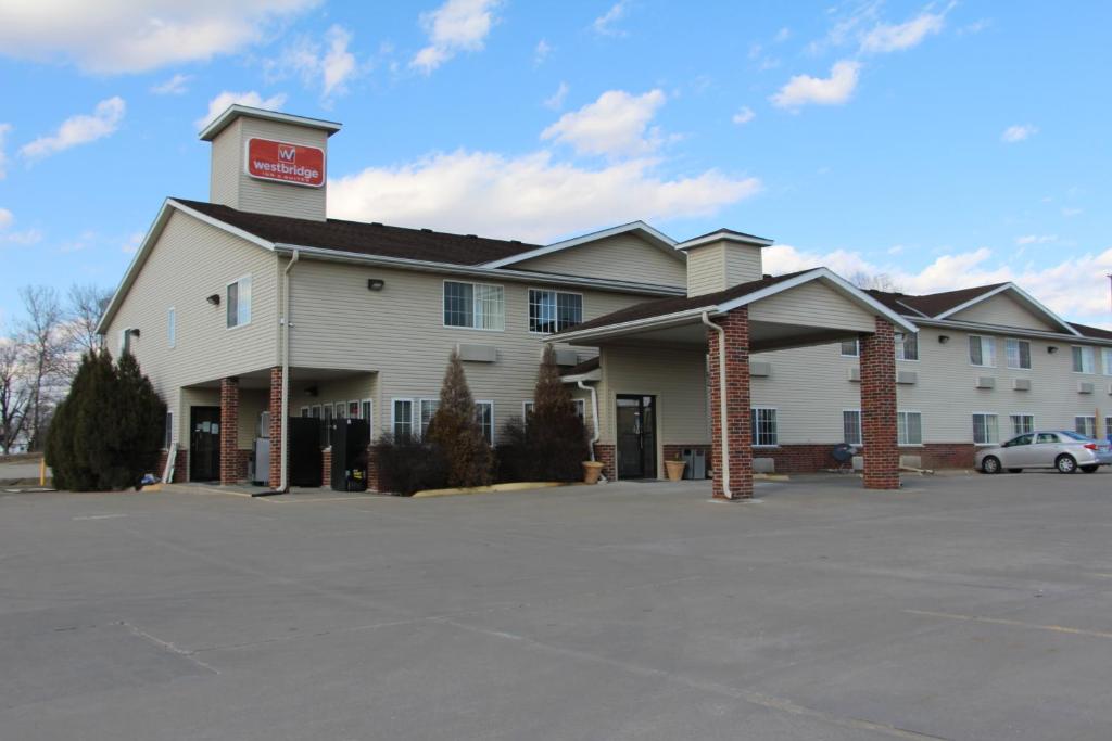 Westbridge Inn & Suites Carrollton image