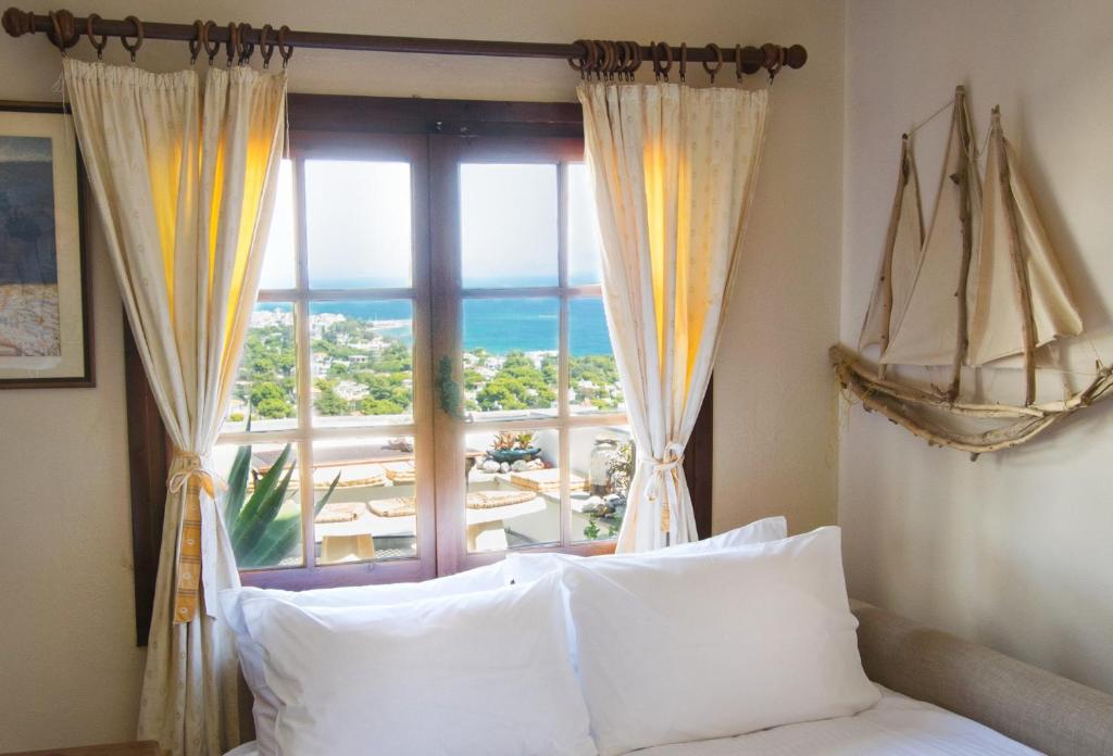 Goddess Artemis Balcony photo 1