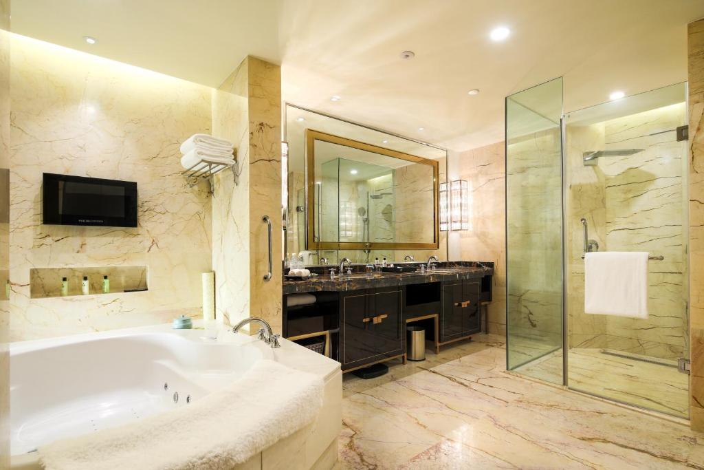 InterContinental Sancha Lake, an IHG Hotel photo 4