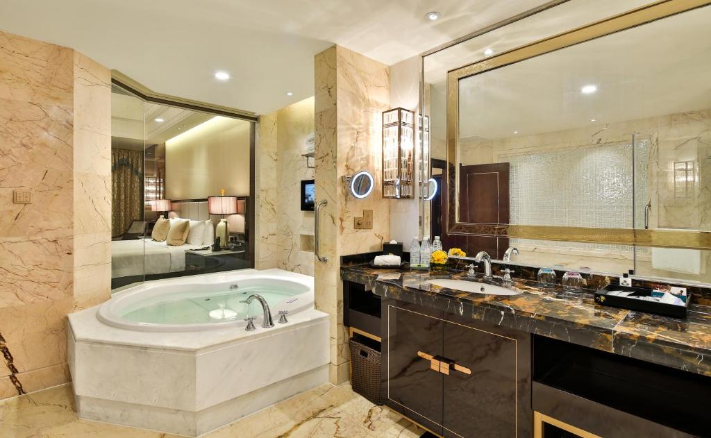 InterContinental Sancha Lake, an IHG Hotel photo 3
