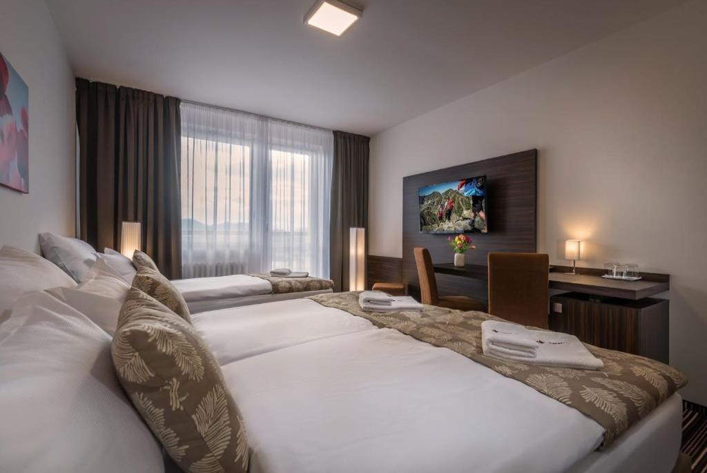 Трехместный (Трехместный номер с балконом), Hotel Satel
