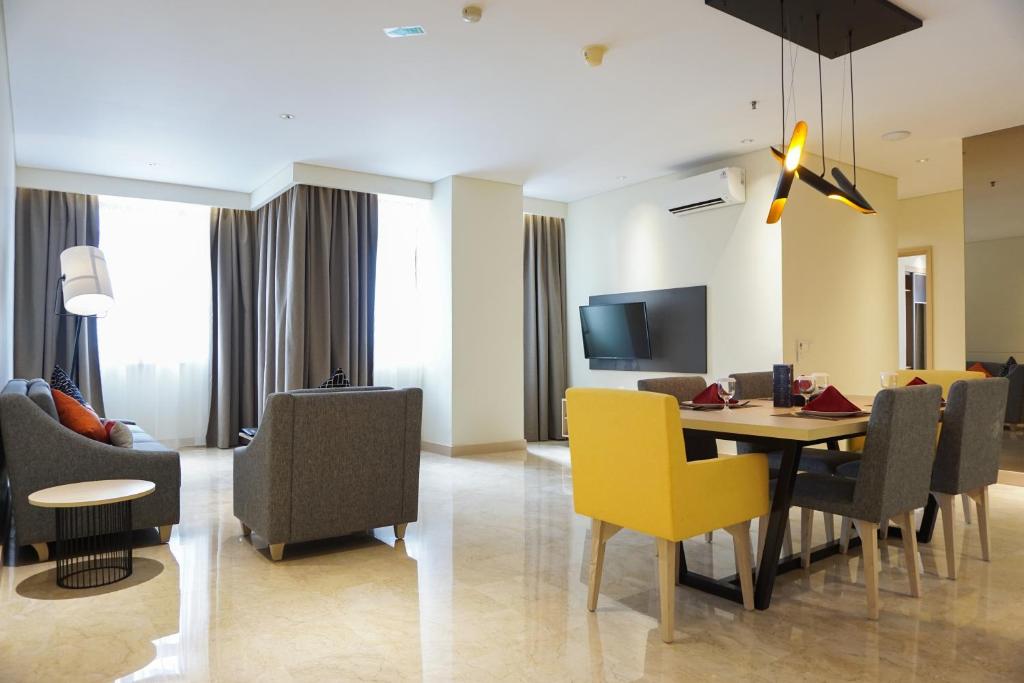 Сьюит (Люкс с балконом), Midtown Residence Simatupang Jakarta
