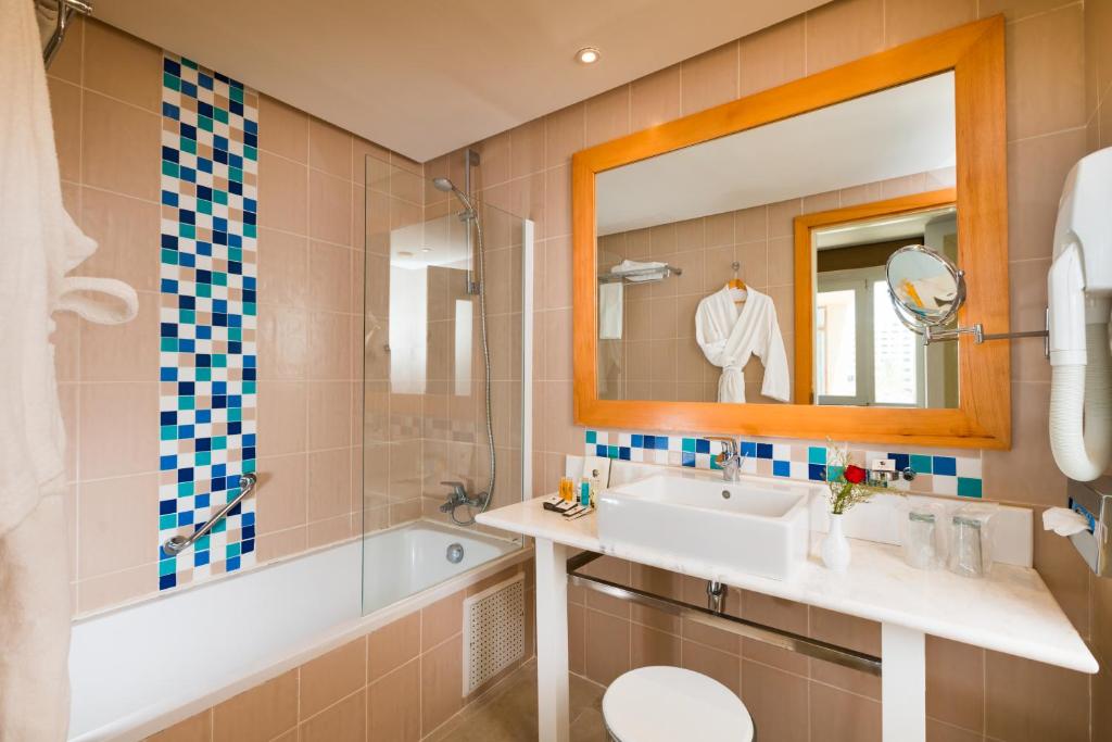 Одноместный (Одноместный номер с балконом и видом на город), Sousse Palace hôtel & spa