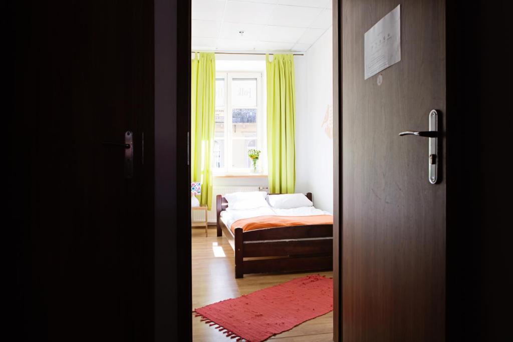 Двухместный (Двухместный номер с 1 кроватью и общей ванной комнатой), Folk Hostel