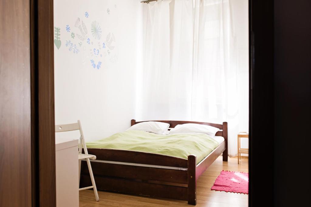 Двухместный (Двухместный номер с 1 кроватью и общей ванной комнатой), Folk Hostel