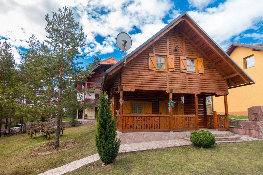 Rajska koliba photo 3