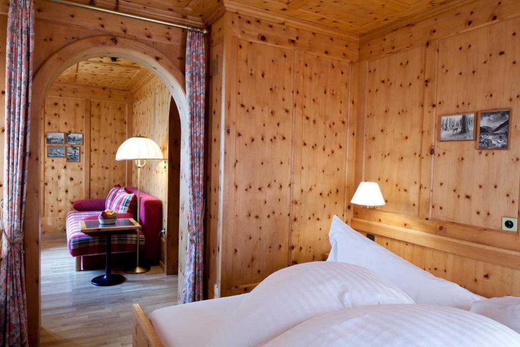 Hotel Bellaval Scuol photo 4