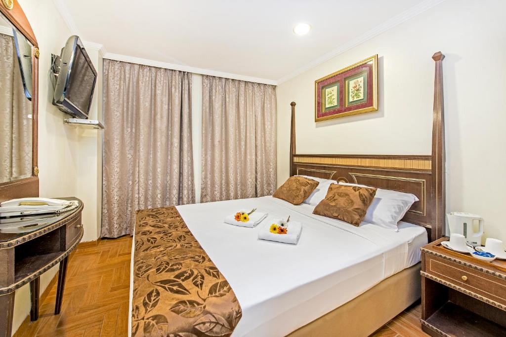 Двухместный (Улучшенный двухместный номер с 1 кроватью), Hotel 81 Chinatown