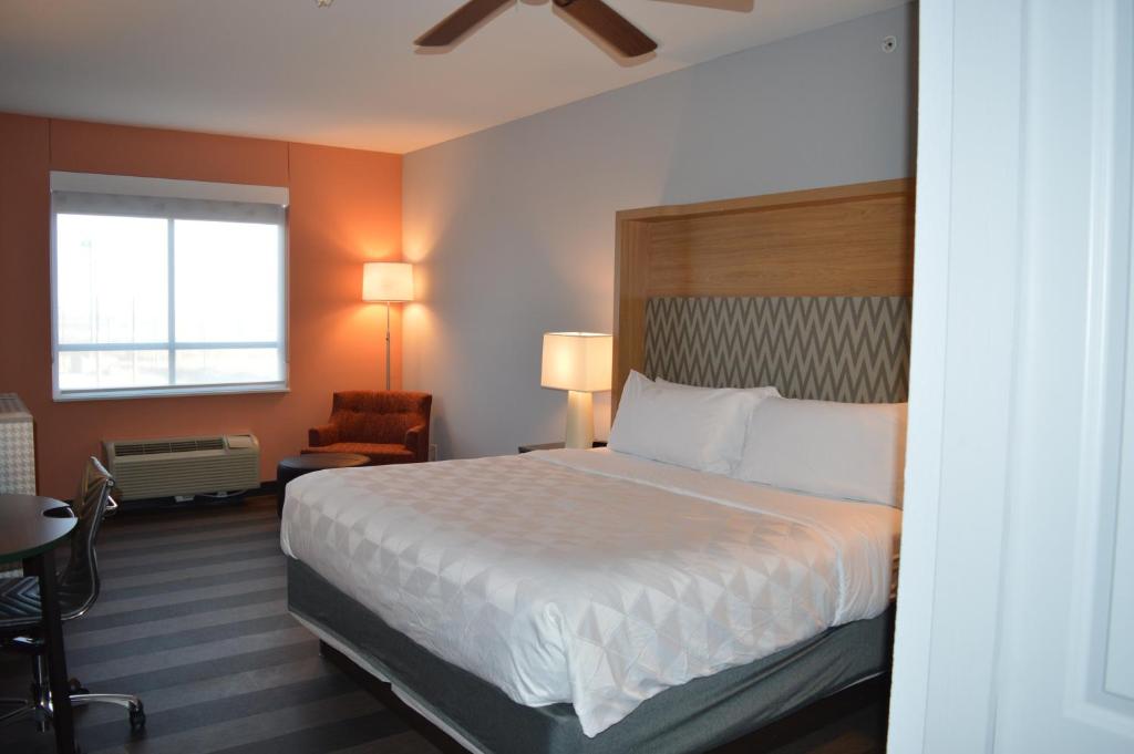Holiday Inn Odessa, an IHG Hotel photo 3
