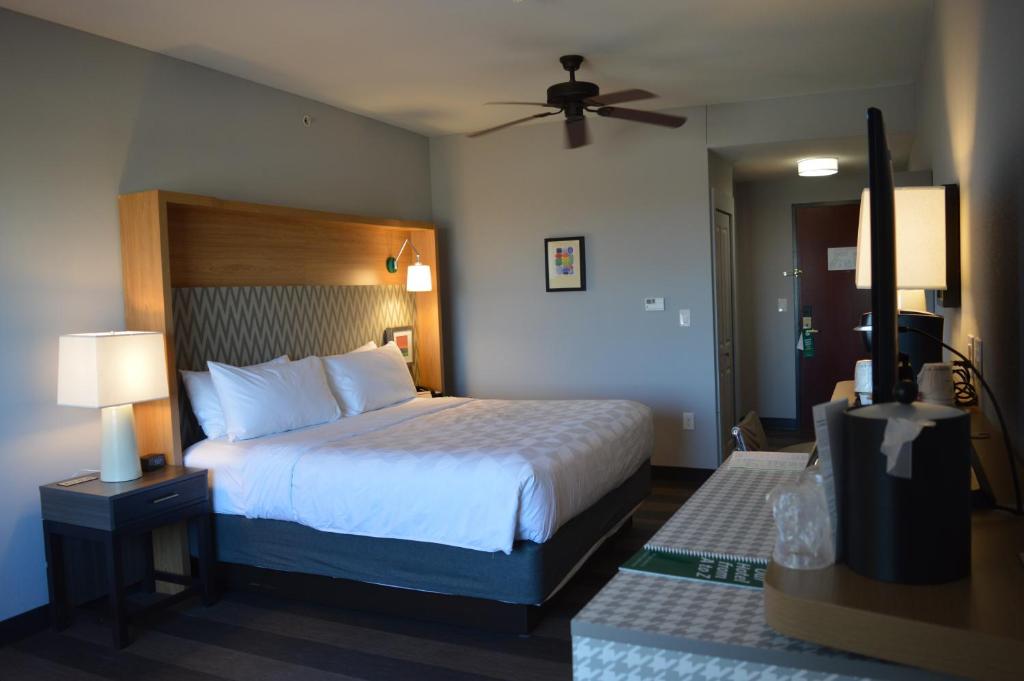 Holiday Inn Odessa, an IHG Hotel photo 1