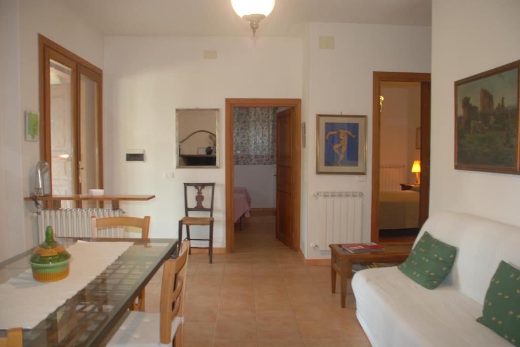 Silence and relaxation for families and couples in the countryside of Umbria photo 2
