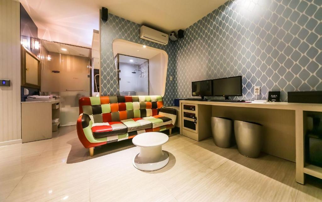 Hotel Zara photo 1