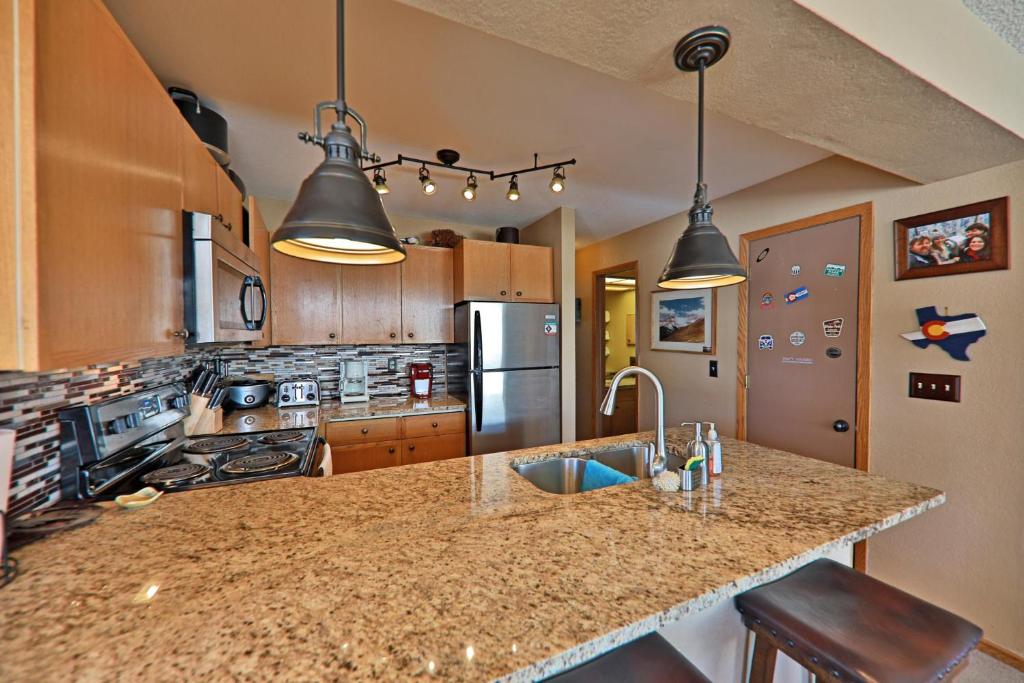 A11 Snowblaze Athletic Club Condo photo 1