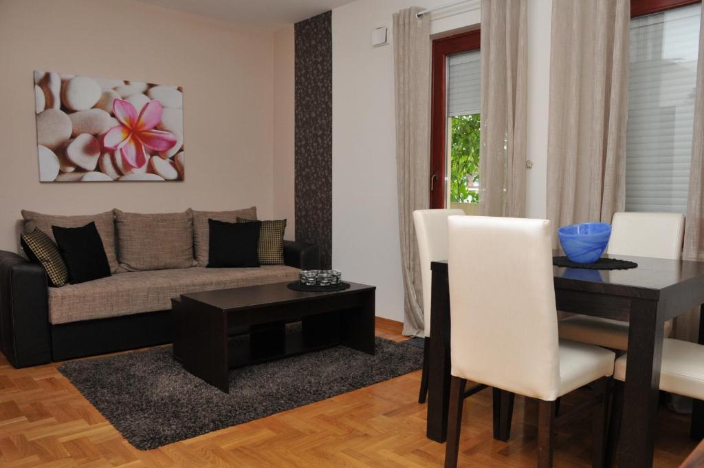 Апартаменты (Апартаменты с 1 спальней), Apartments Biser