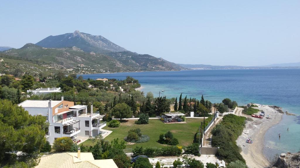 Beautiful house by the sea,Loutraki Skaloma. photo 4
