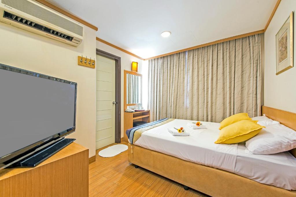 Двухместный (Улучшенный двухместный номер с 1 кроватью), Hotel 81 Sakura