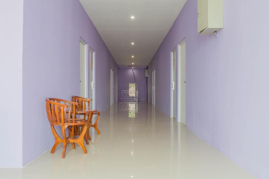 RedDoorz Plus @ Tuparev Cirebon 2 photo 2
