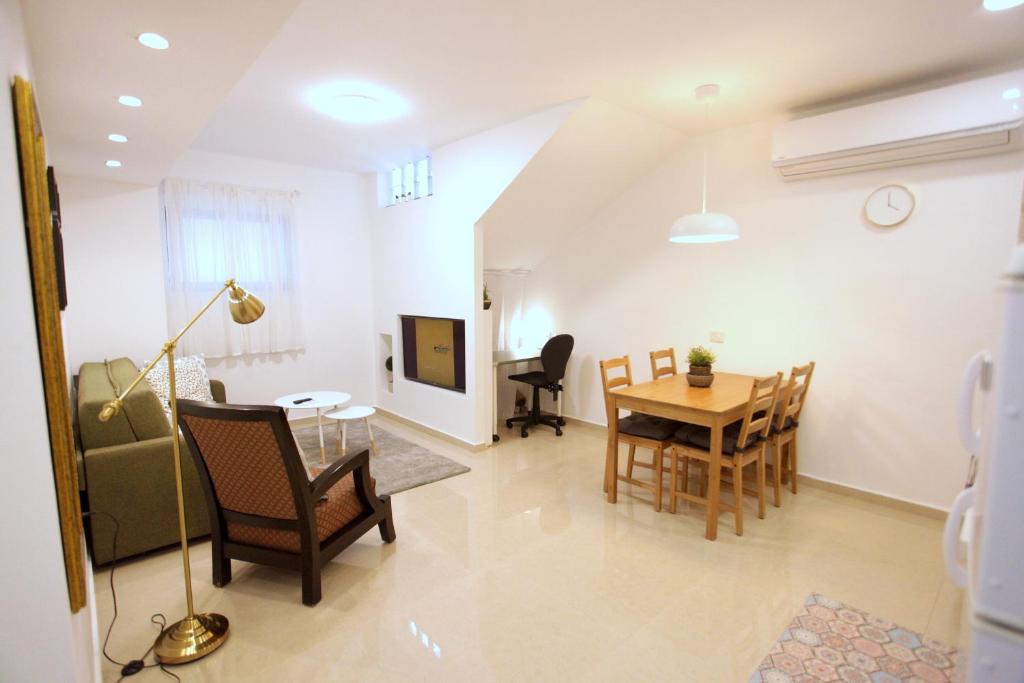 Modern Home In The Heart of Nachlaot photo 1