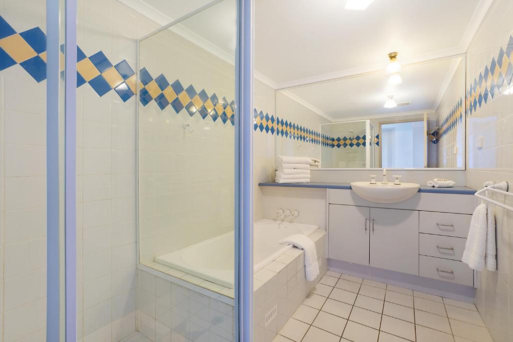 Newcastle Short Stay Accommodation - Sandbar Newcastle Beach photo 3