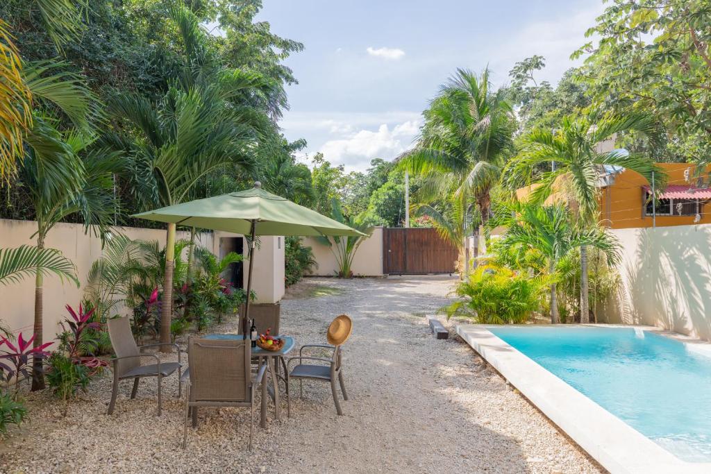 Апартаменты (Вилла с 2 спальнями и собственным бассейном), Los Amigos Tulum